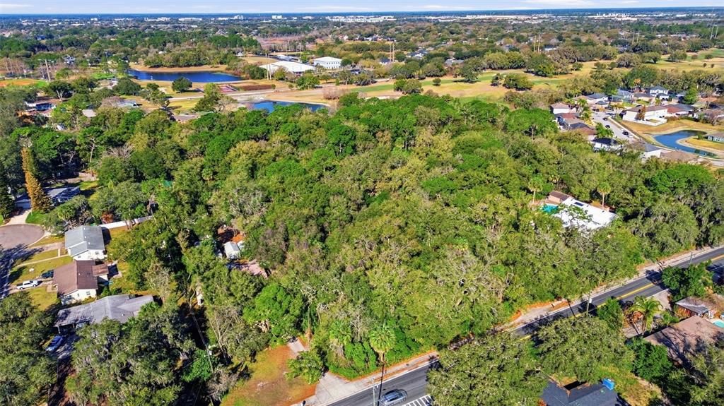 На продажу: $1,200,000 (3.68 acres)