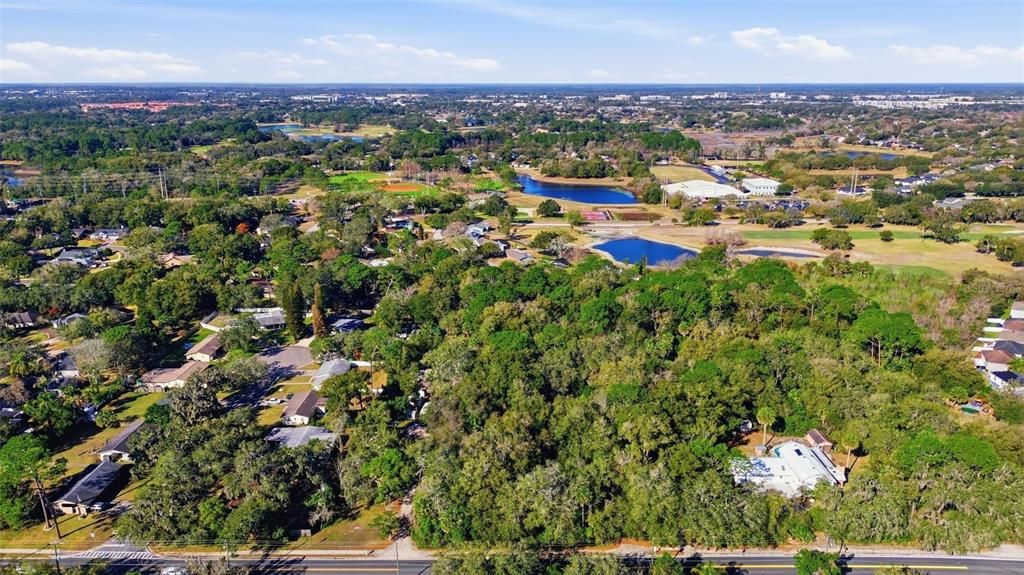 На продажу: $1,200,000 (3.68 acres)