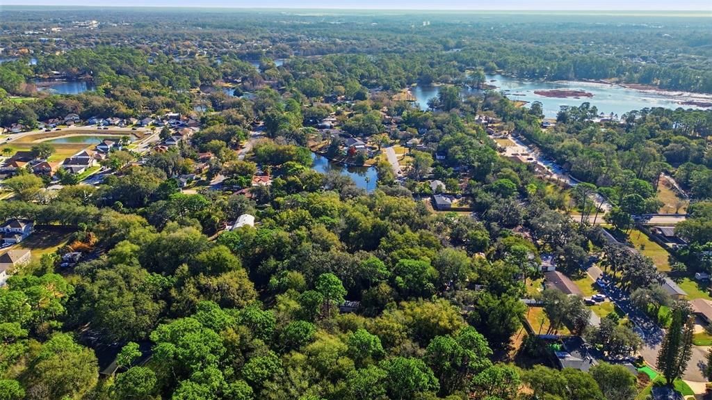 На продажу: $1,200,000 (3.68 acres)