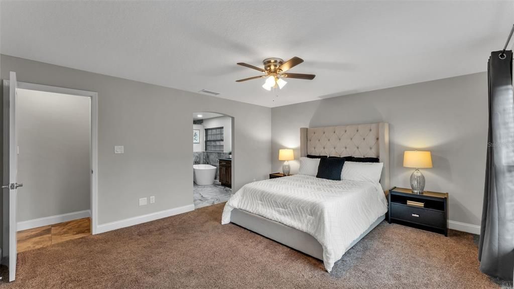 Active With Contract: $525,000 (3 beds, 2 baths, 1931 Square Feet)