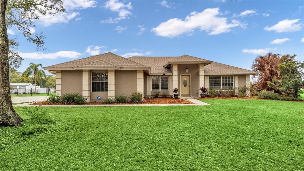 Active With Contract: $525,000 (3 beds, 2 baths, 1931 Square Feet)