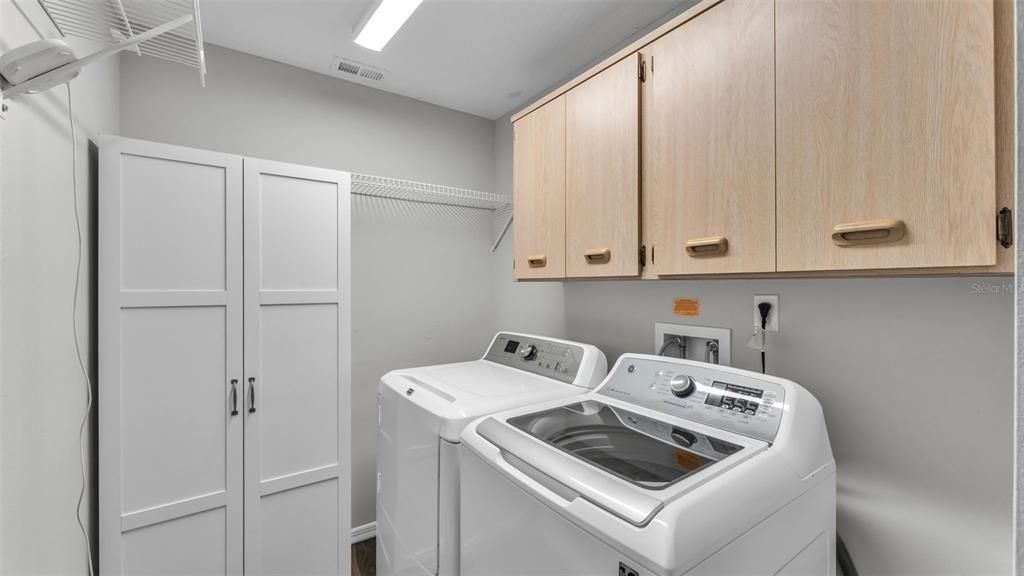 Active With Contract: $525,000 (3 beds, 2 baths, 1931 Square Feet)