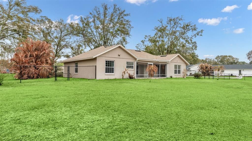 Active With Contract: $525,000 (3 beds, 2 baths, 1931 Square Feet)