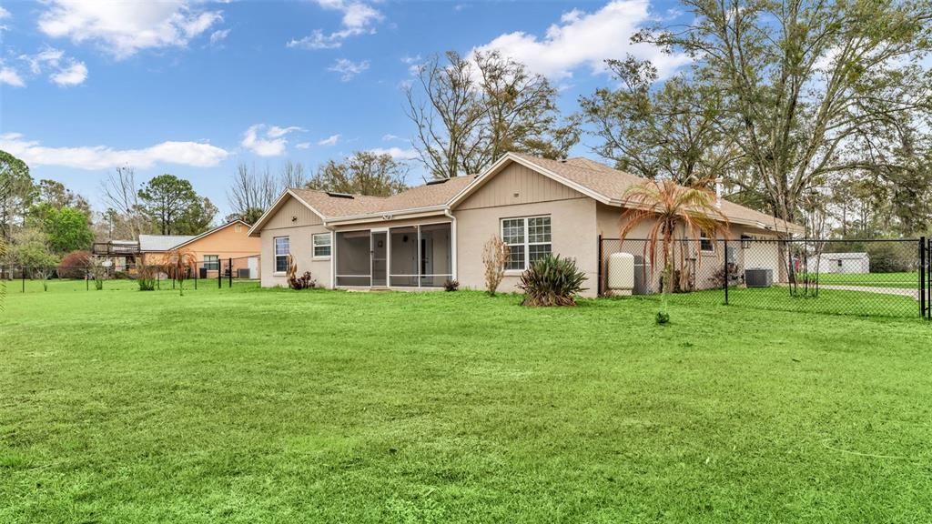 Active With Contract: $525,000 (3 beds, 2 baths, 1931 Square Feet)