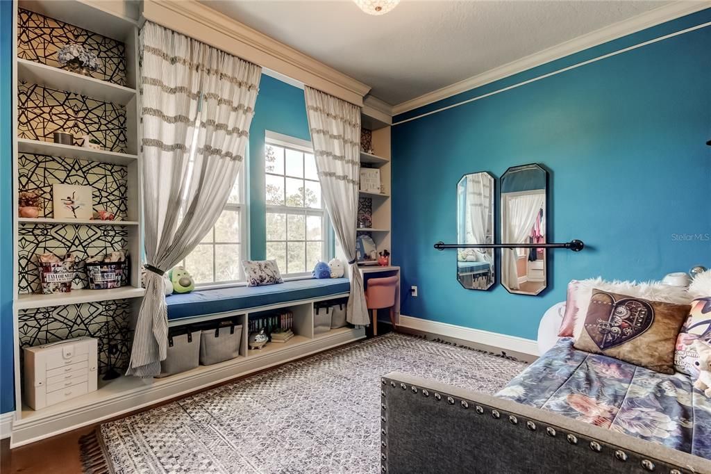 For Sale: $825,000 (4 beds, 2 baths, 3440 Square Feet)