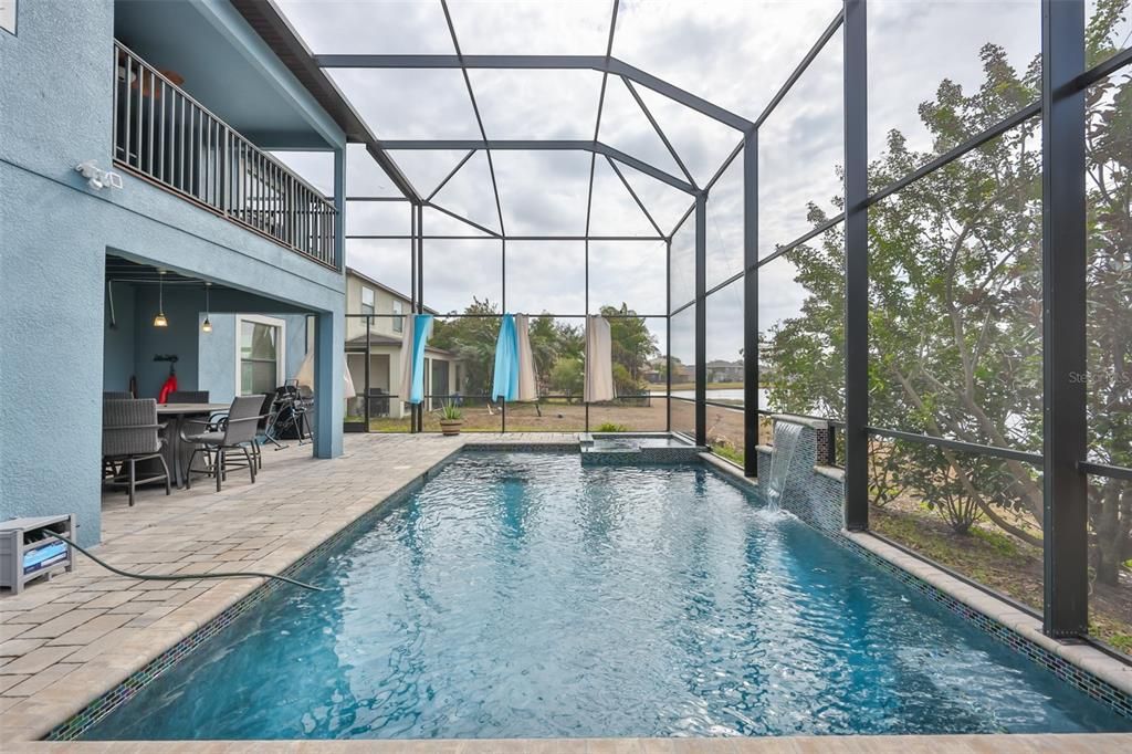 En Venta: $649,900 (5 camas, 4 baños, 4328 Pies cuadrados)