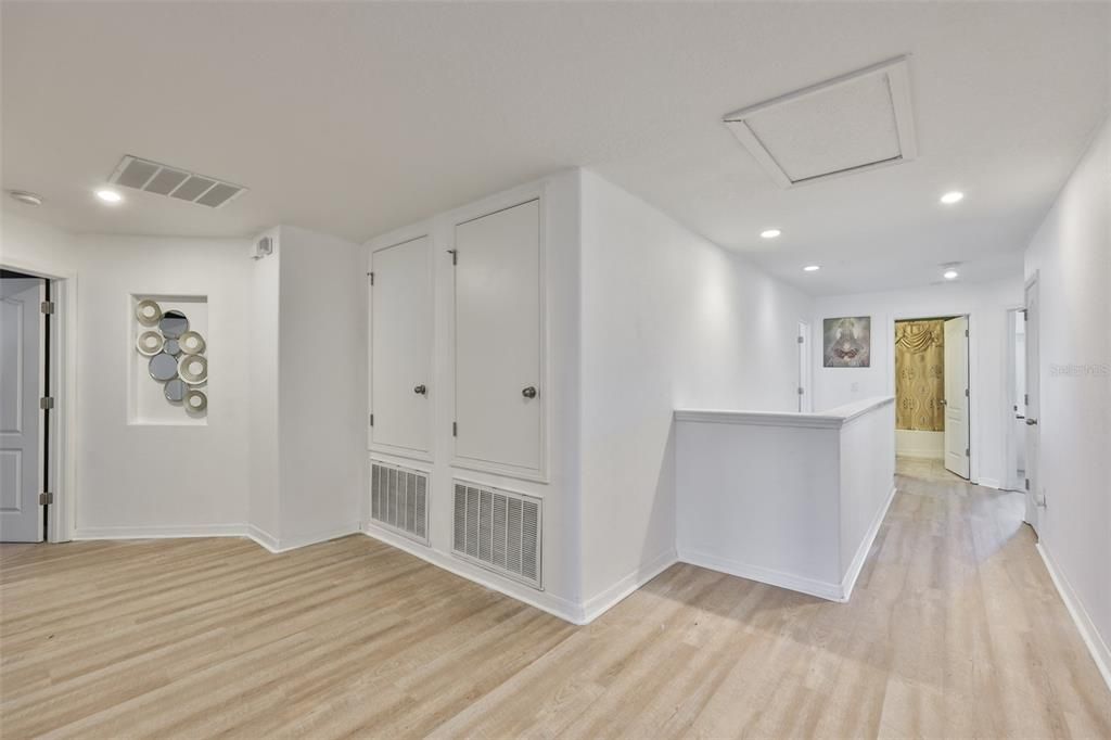 En Venta: $649,900 (5 camas, 4 baños, 4328 Pies cuadrados)