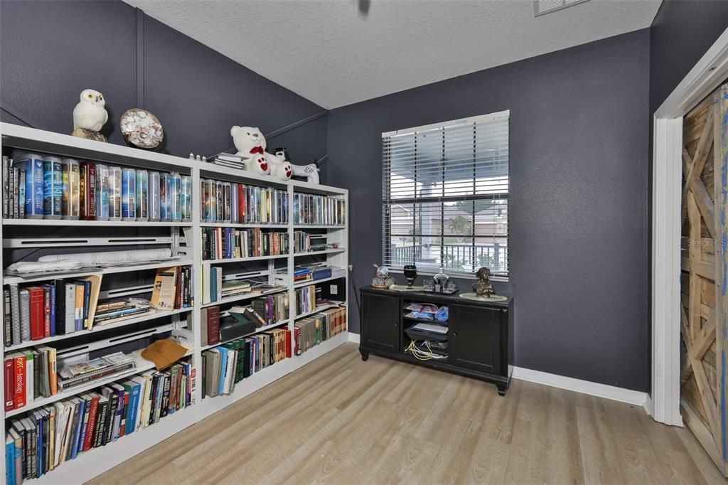 En Venta: $649,900 (5 camas, 4 baños, 4328 Pies cuadrados)