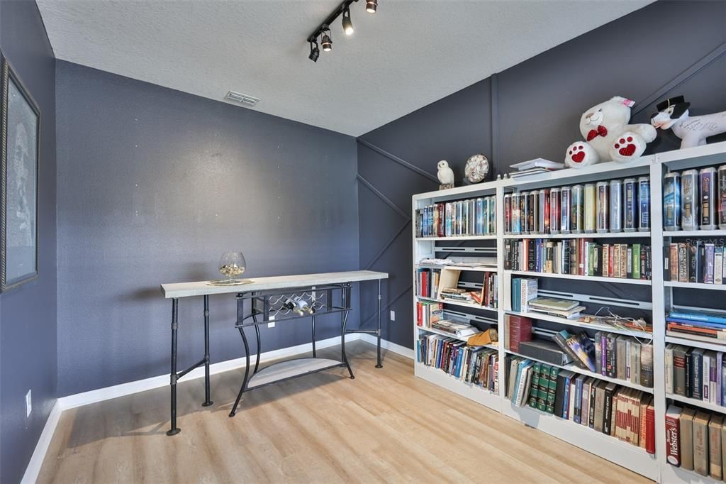 En Venta: $649,900 (5 camas, 4 baños, 4328 Pies cuadrados)