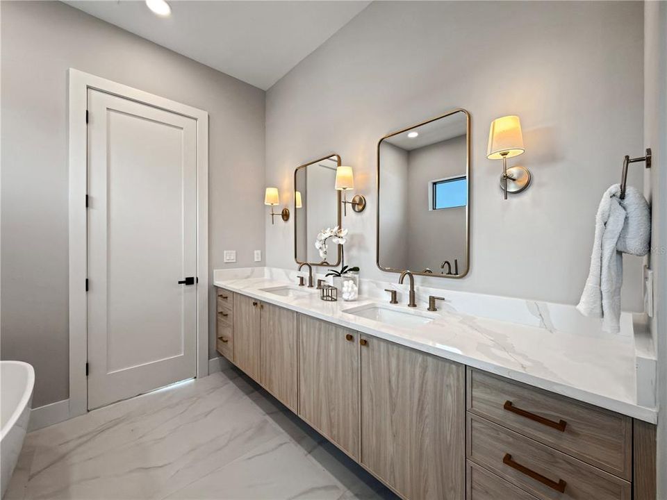 For Sale: $1,649,000 (5 beds, 4 baths, 3490 Square Feet)
