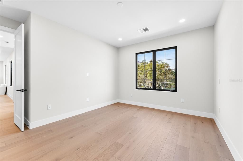 For Sale: $1,649,000 (5 beds, 4 baths, 3490 Square Feet)