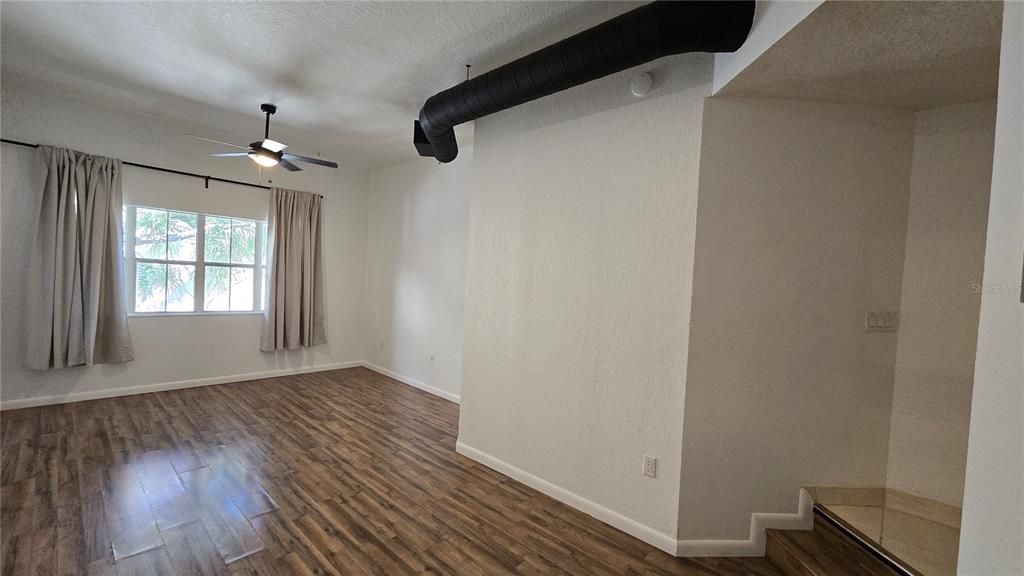 Active With Contract: $285,000 (1 beds, 1 baths, 789 Square Feet)