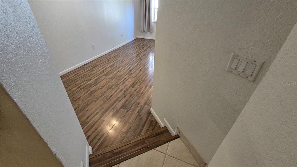 Active With Contract: $285,000 (1 beds, 1 baths, 789 Square Feet)
