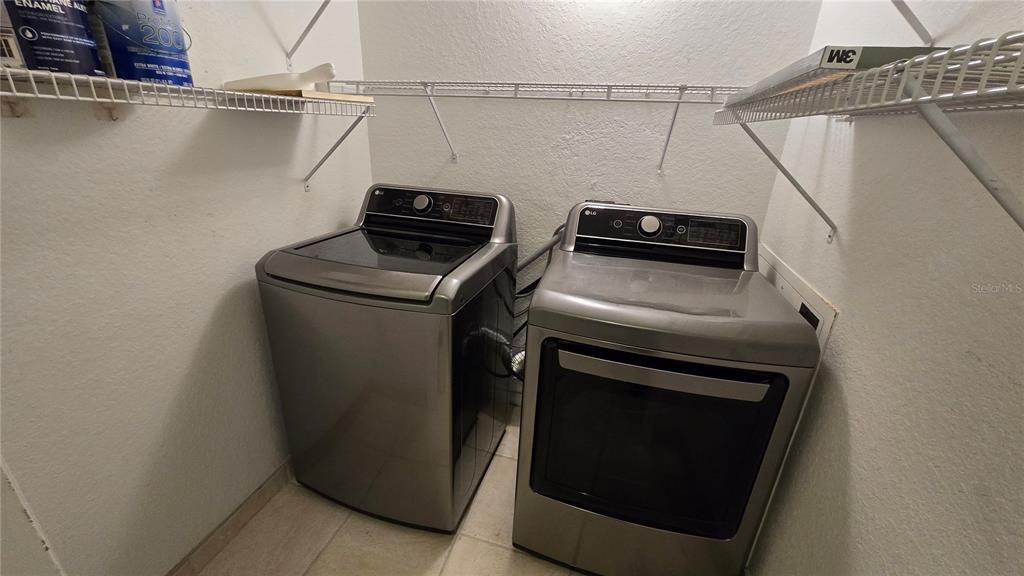 Active With Contract: $285,000 (1 beds, 1 baths, 789 Square Feet)