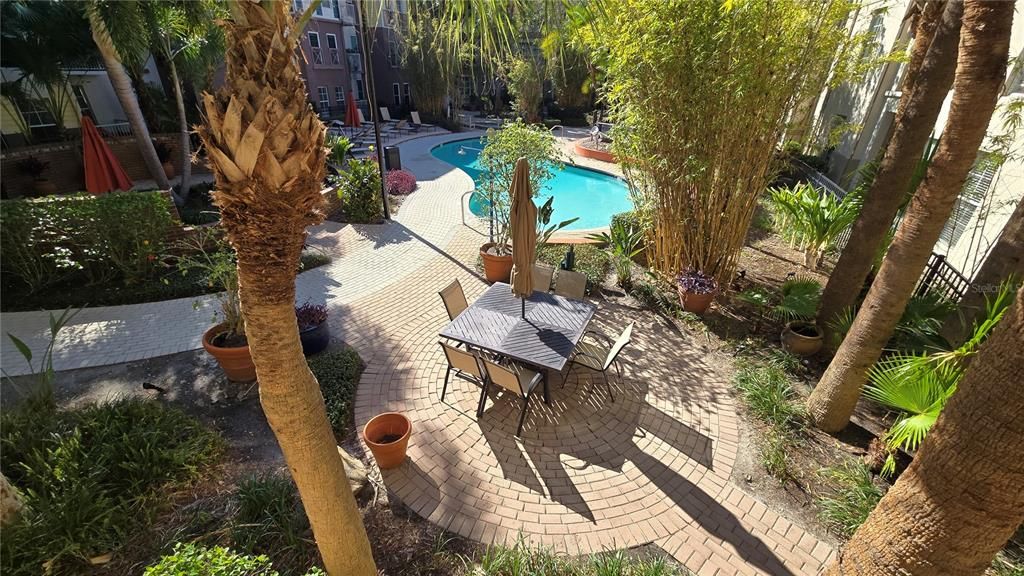 Active With Contract: $285,000 (1 beds, 1 baths, 789 Square Feet)