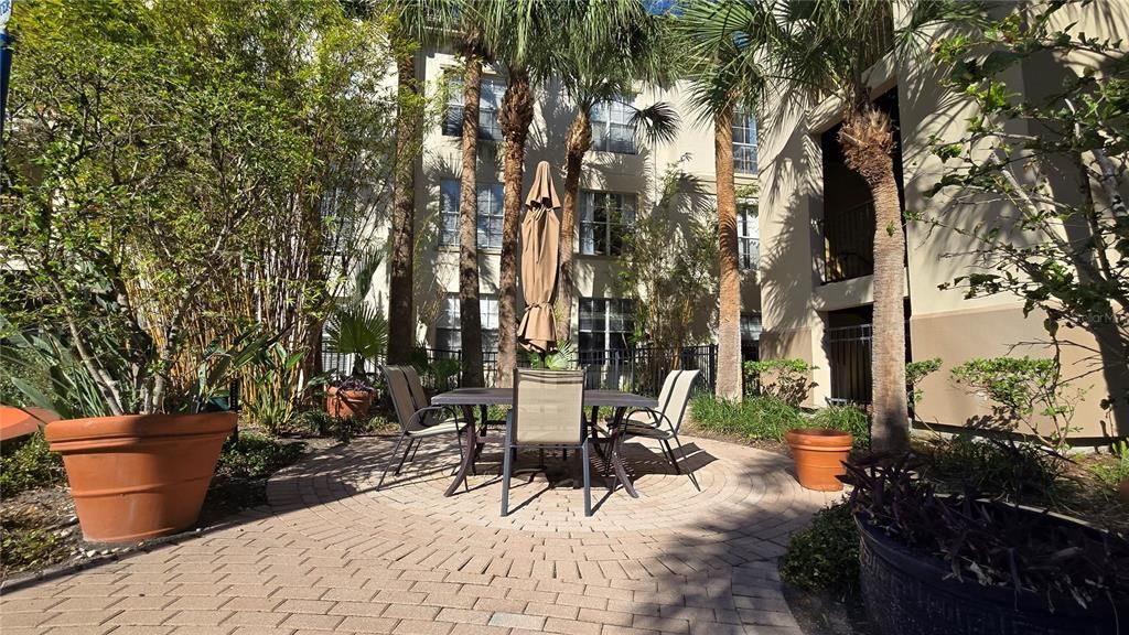 Active With Contract: $285,000 (1 beds, 1 baths, 789 Square Feet)