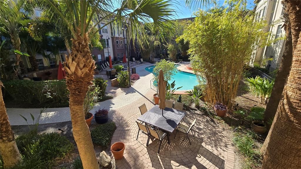 Active With Contract: $285,000 (1 beds, 1 baths, 789 Square Feet)
