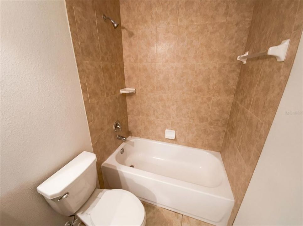 En Venta: $230,000 (2 camas, 2 baños, 1000 Pies cuadrados)