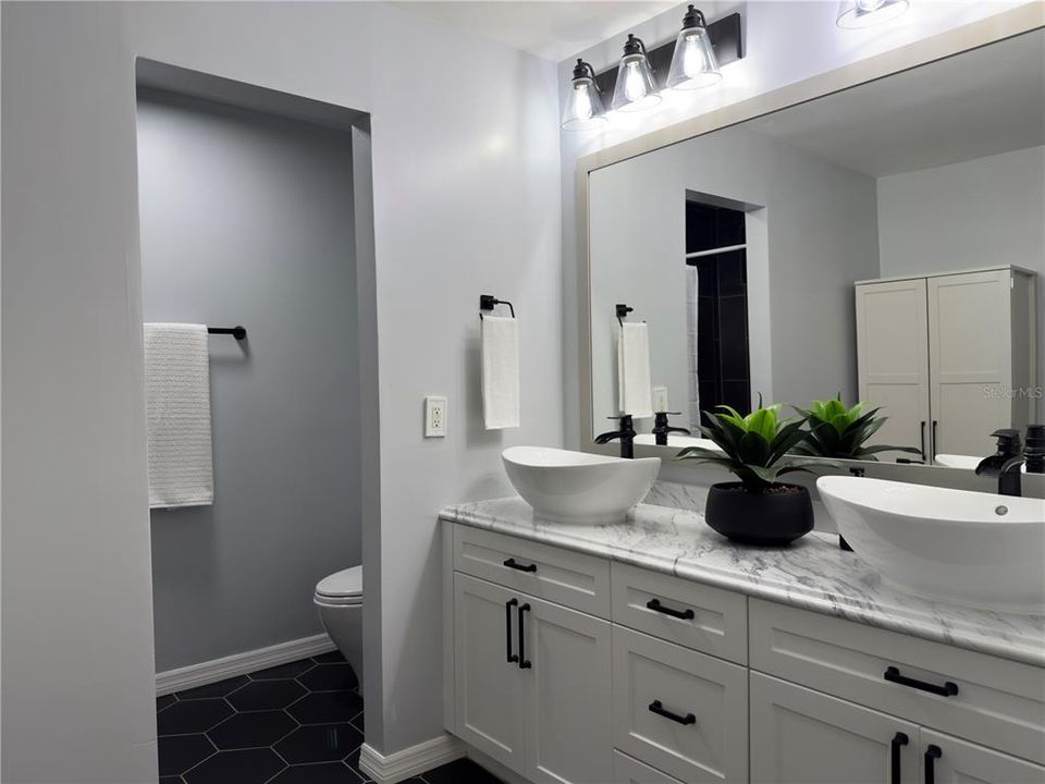 Active With Contract: $175,000 (4 beds, 2 baths, 1638 Square Feet)