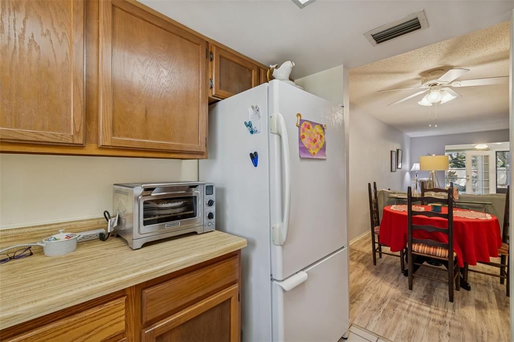 For Sale: $125,700 (2 beds, 2 baths, 1135 Square Feet)