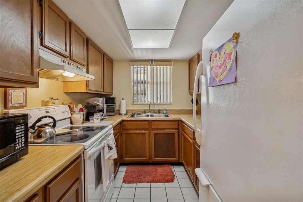 For Sale: $125,700 (2 beds, 2 baths, 1135 Square Feet)