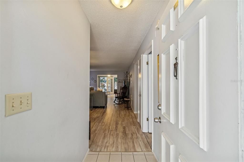 For Sale: $125,700 (2 beds, 2 baths, 1135 Square Feet)