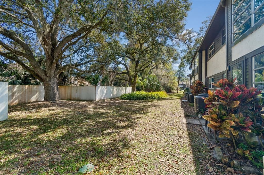 For Sale: $125,700 (2 beds, 2 baths, 1135 Square Feet)
