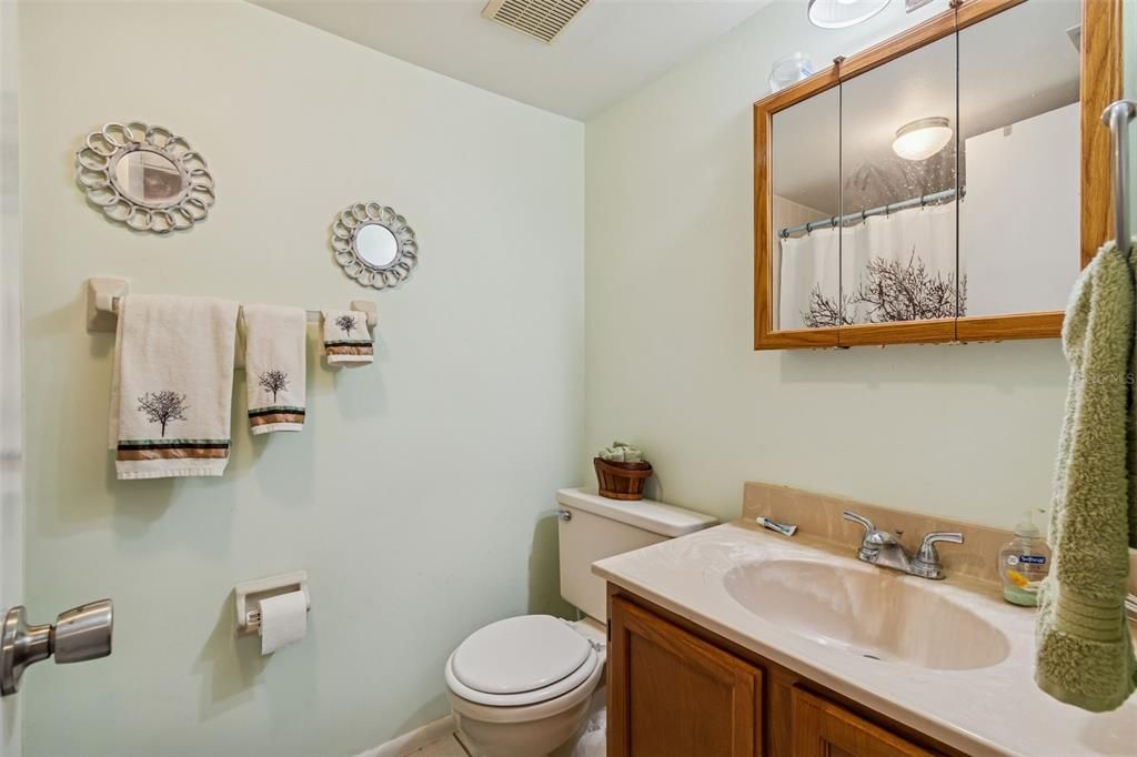 For Sale: $125,700 (2 beds, 2 baths, 1135 Square Feet)