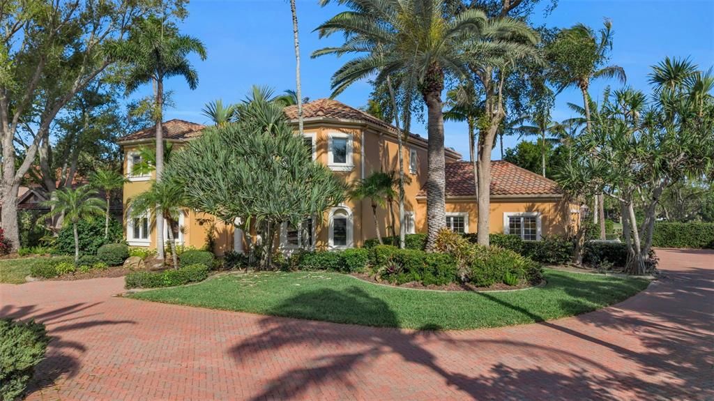 На продажу: $1,699,000 (4 спален, 4 ванн, 5073 Квадратных фут)