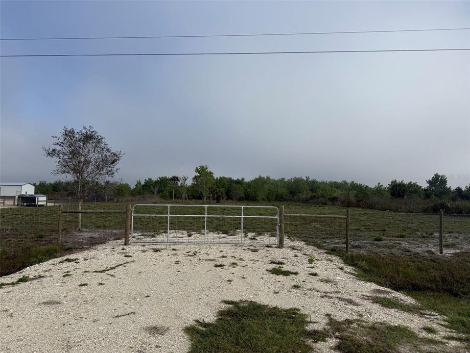 En Venta: $85,000 (2.50 acres)