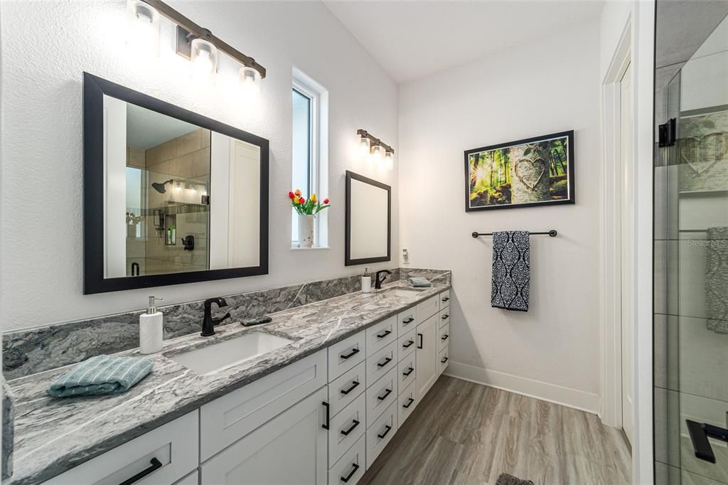 For Sale: $925,000 (5 beds, 3 baths, 2993 Square Feet)