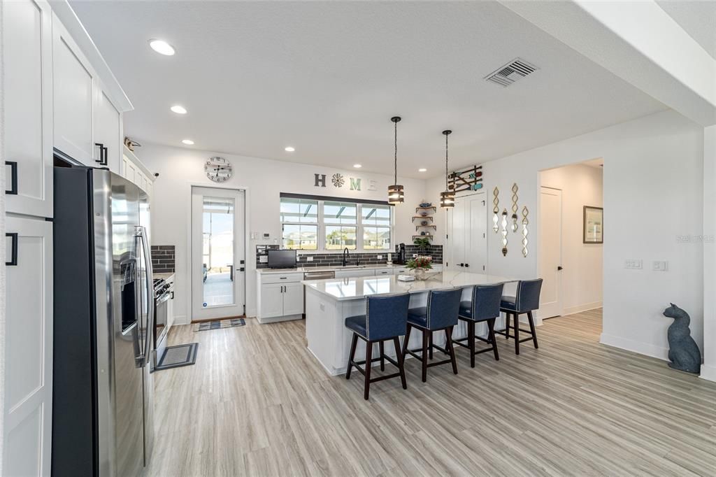 For Sale: $925,000 (5 beds, 3 baths, 2993 Square Feet)