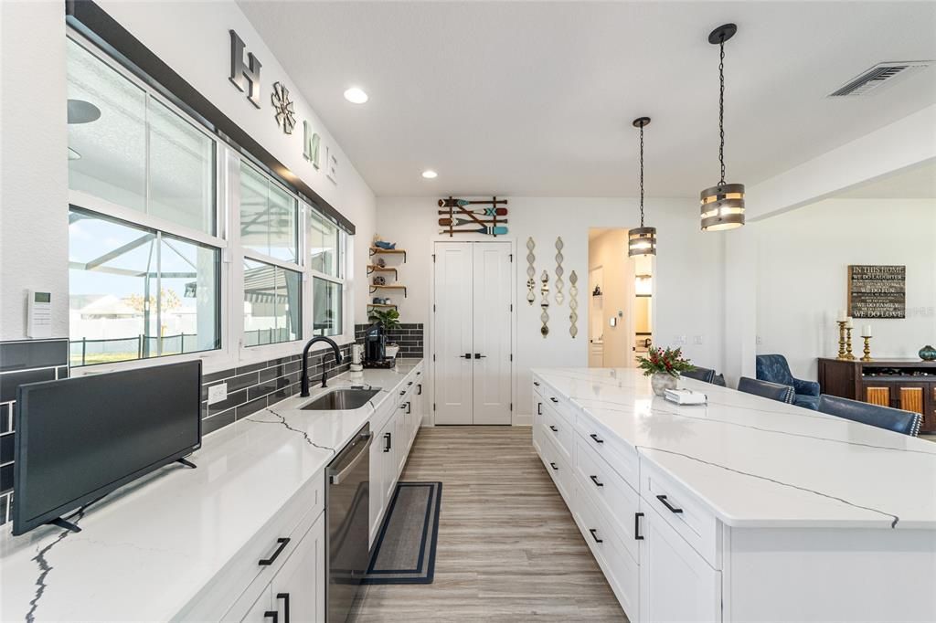 For Sale: $925,000 (5 beds, 3 baths, 2993 Square Feet)