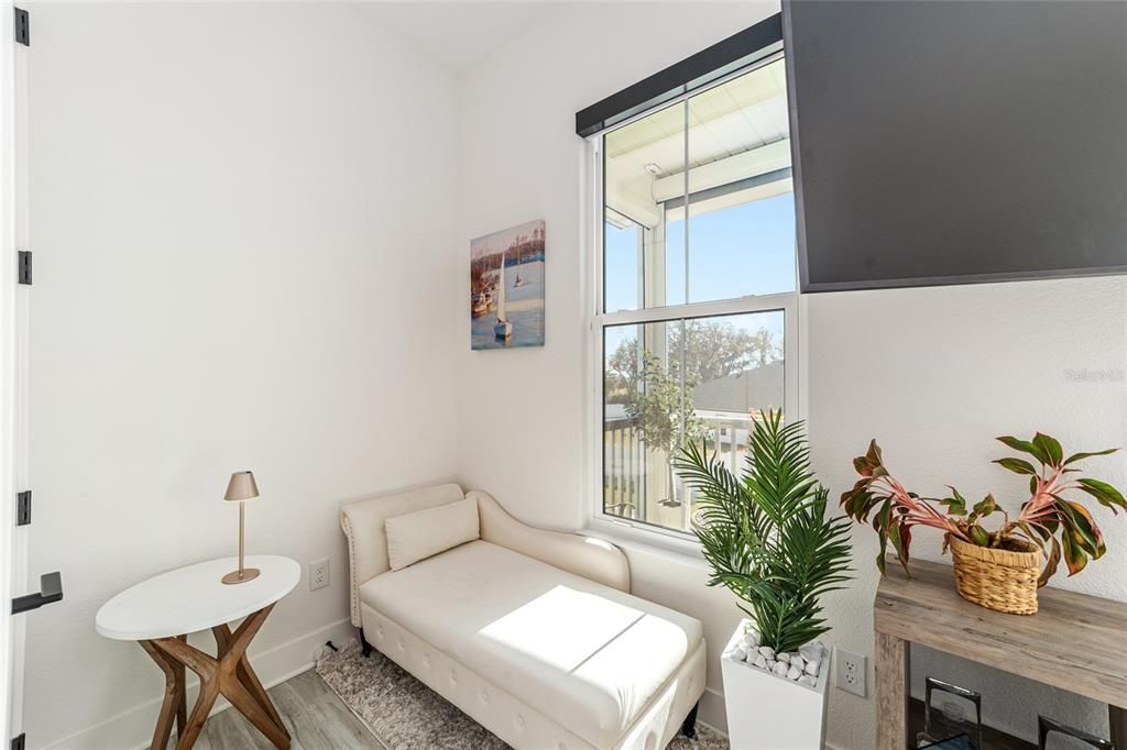 For Sale: $925,000 (5 beds, 3 baths, 2993 Square Feet)