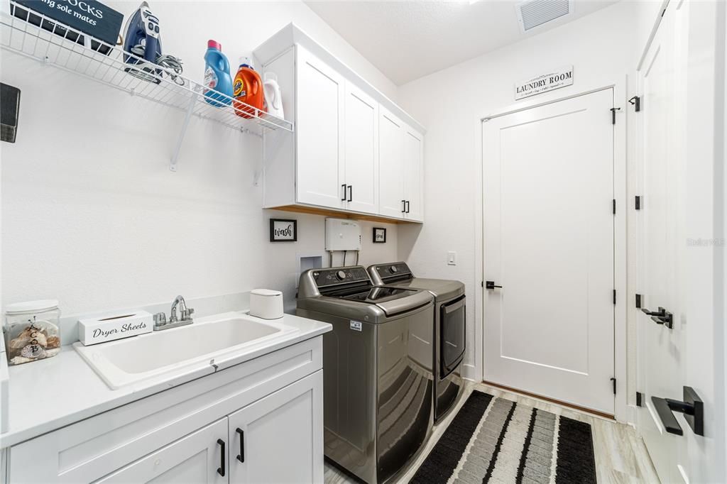 For Sale: $925,000 (5 beds, 3 baths, 2993 Square Feet)