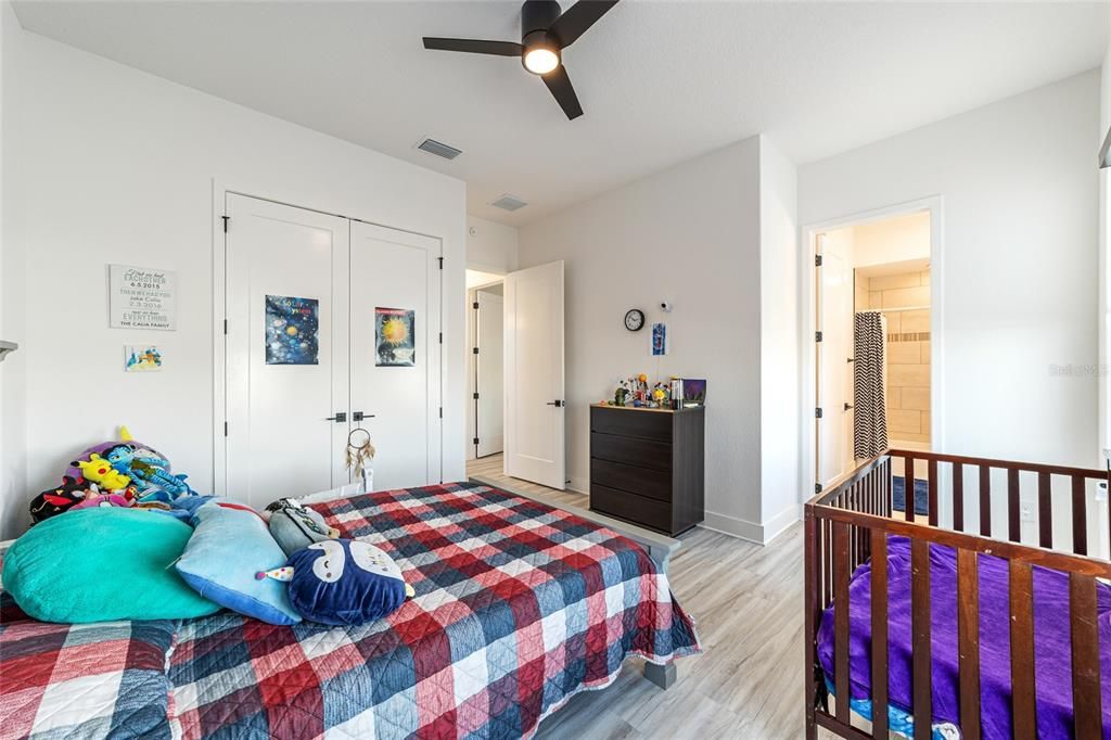 For Sale: $925,000 (5 beds, 3 baths, 2993 Square Feet)