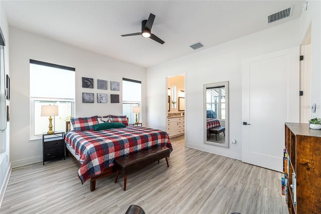 For Sale: $925,000 (5 beds, 3 baths, 2993 Square Feet)