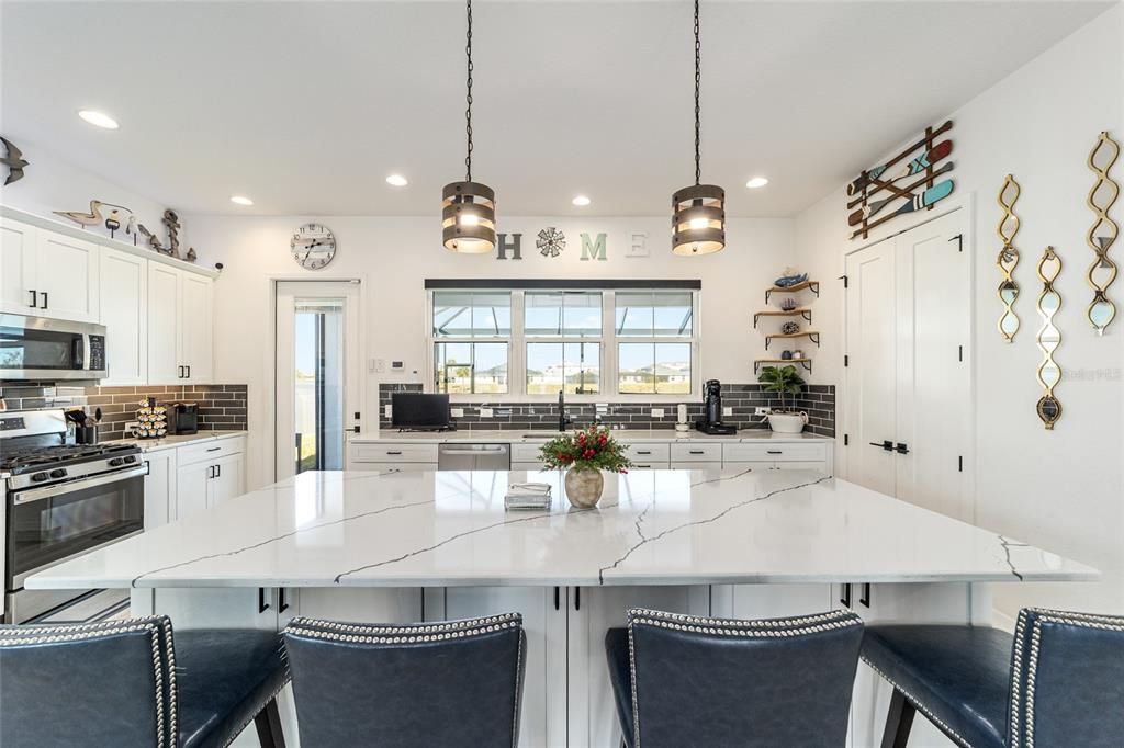 For Sale: $925,000 (5 beds, 3 baths, 2993 Square Feet)