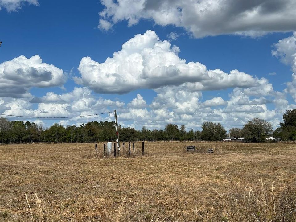 待售: $3,299,455 (68.03 acres)