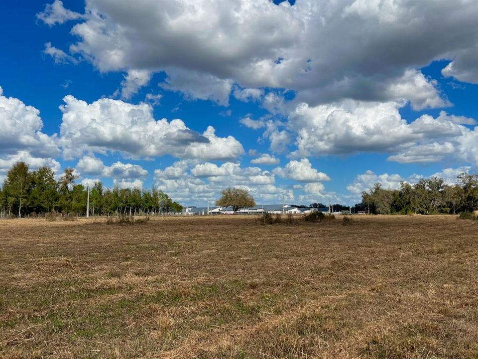 待售: $3,299,455 (68.03 acres)