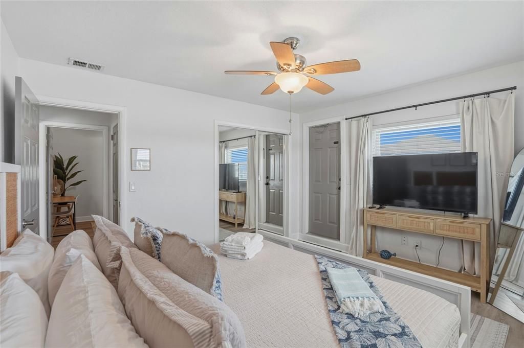 For Sale: $1,999,999 (6 beds, 0 baths, 2464 Square Feet)