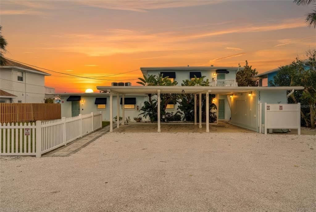 For Sale: $1,999,999 (6 beds, 0 baths, 2464 Square Feet)