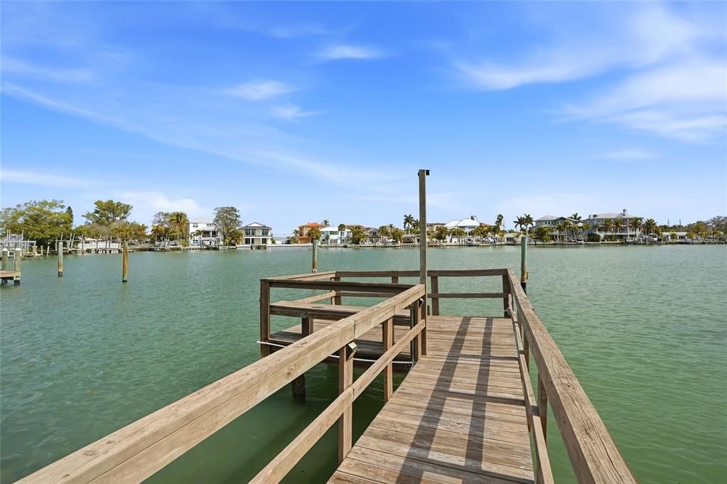 For Sale: $1,999,999 (6 beds, 0 baths, 2464 Square Feet)