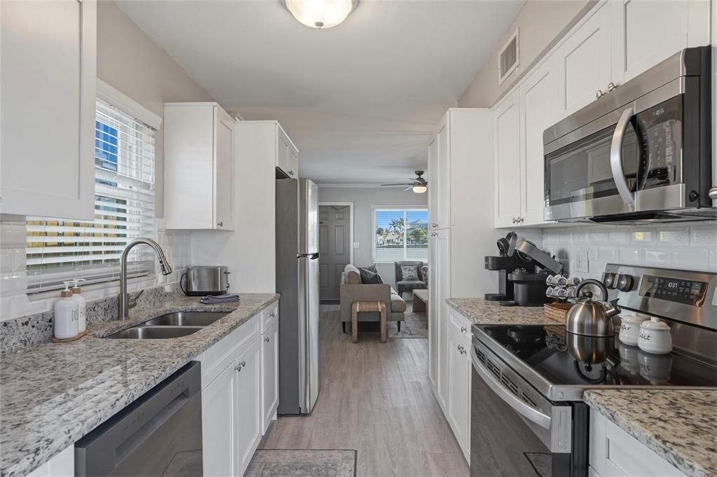 For Sale: $1,999,999 (6 beds, 0 baths, 2464 Square Feet)