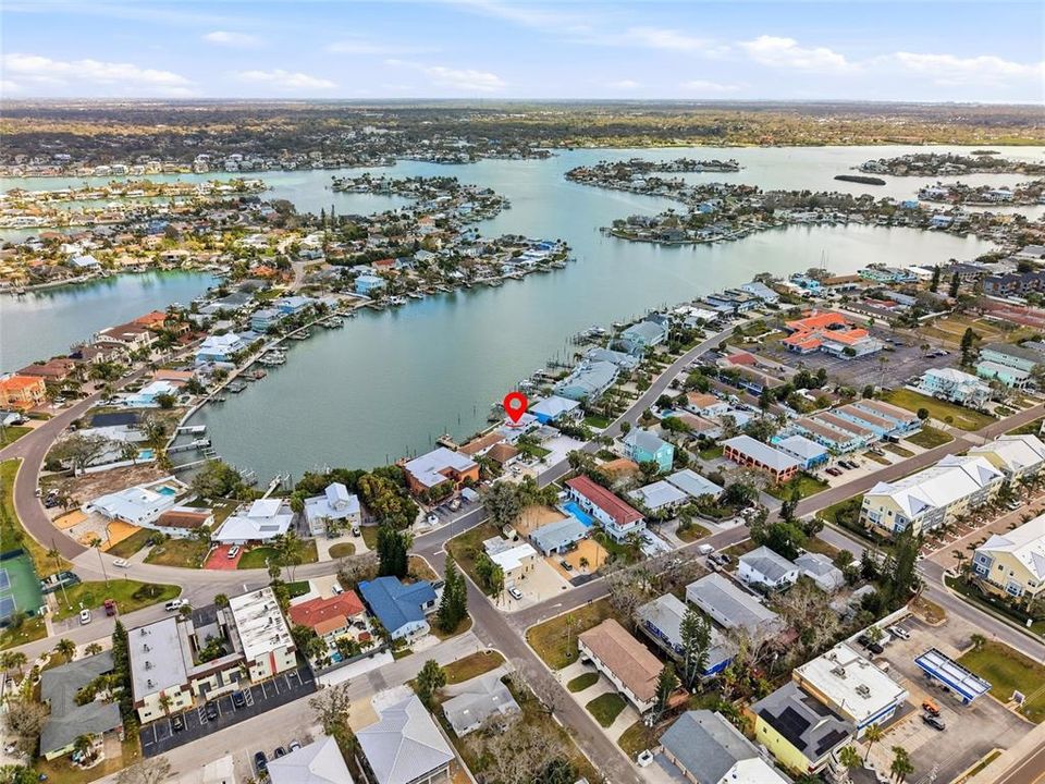 For Sale: $1,999,999 (6 beds, 0 baths, 2464 Square Feet)