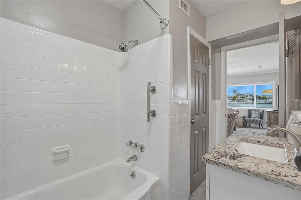 For Sale: $1,999,999 (6 beds, 0 baths, 2464 Square Feet)