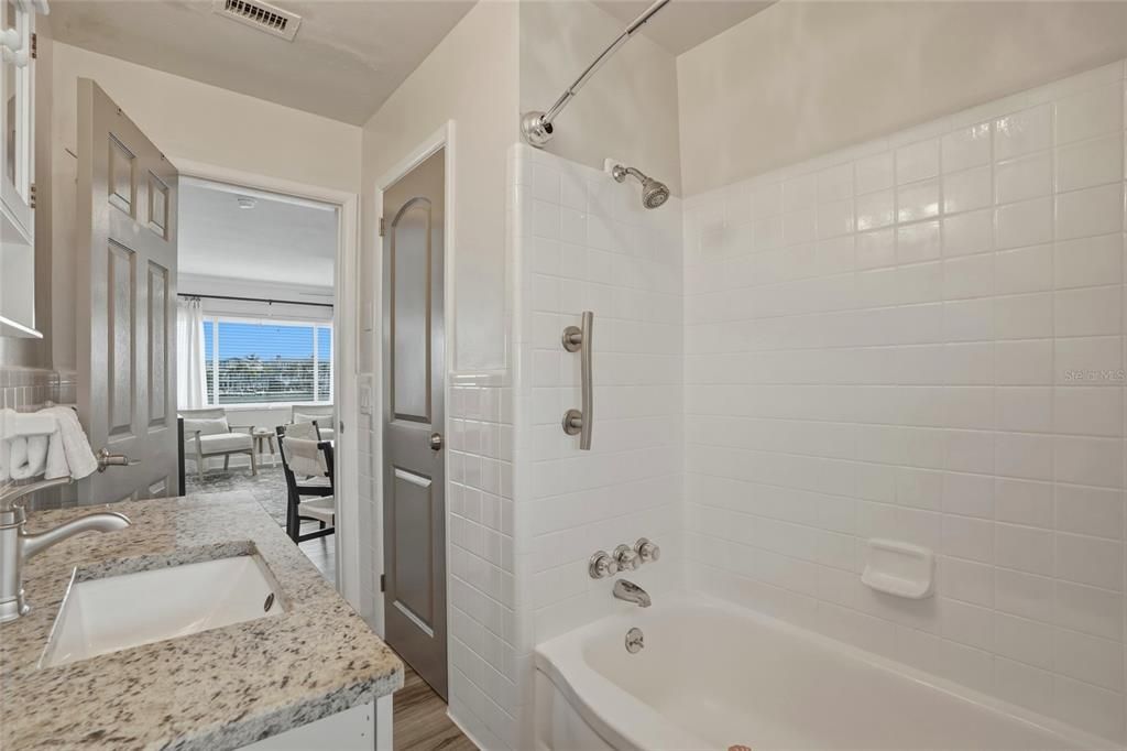 For Sale: $1,999,999 (6 beds, 0 baths, 2464 Square Feet)