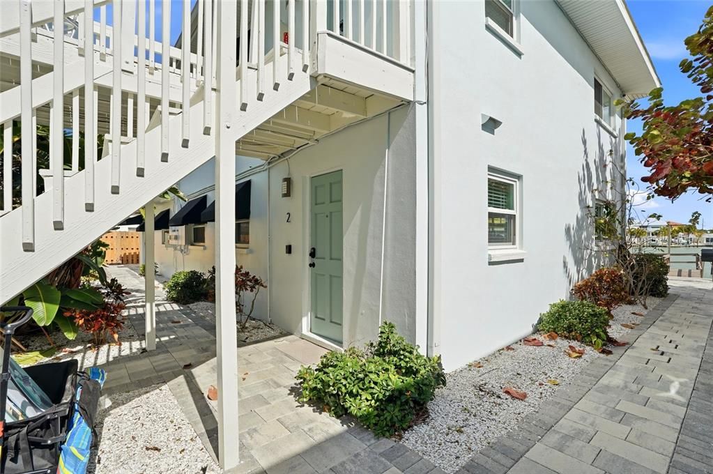 For Sale: $1,999,999 (6 beds, 0 baths, 2464 Square Feet)