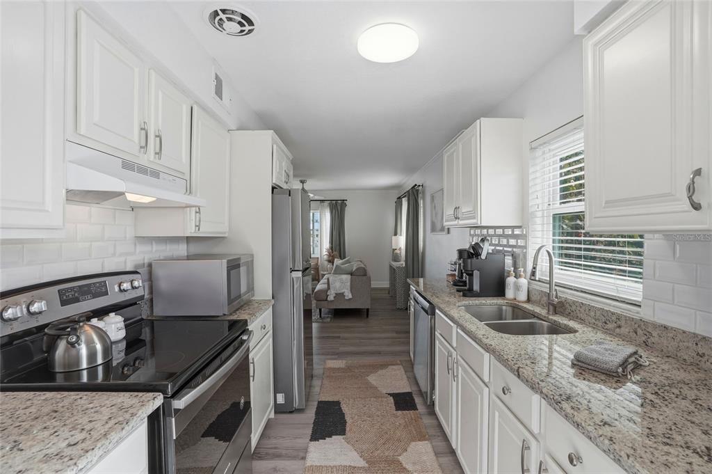 For Sale: $1,999,999 (6 beds, 0 baths, 2464 Square Feet)