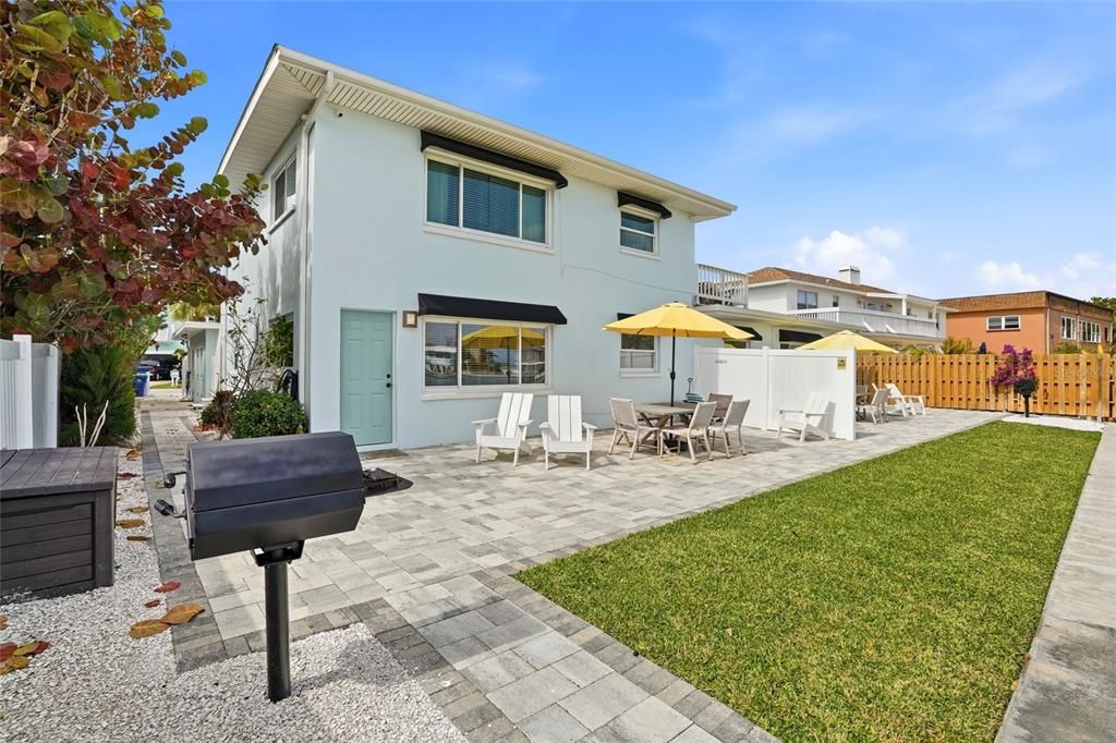 For Sale: $1,999,999 (6 beds, 0 baths, 2464 Square Feet)